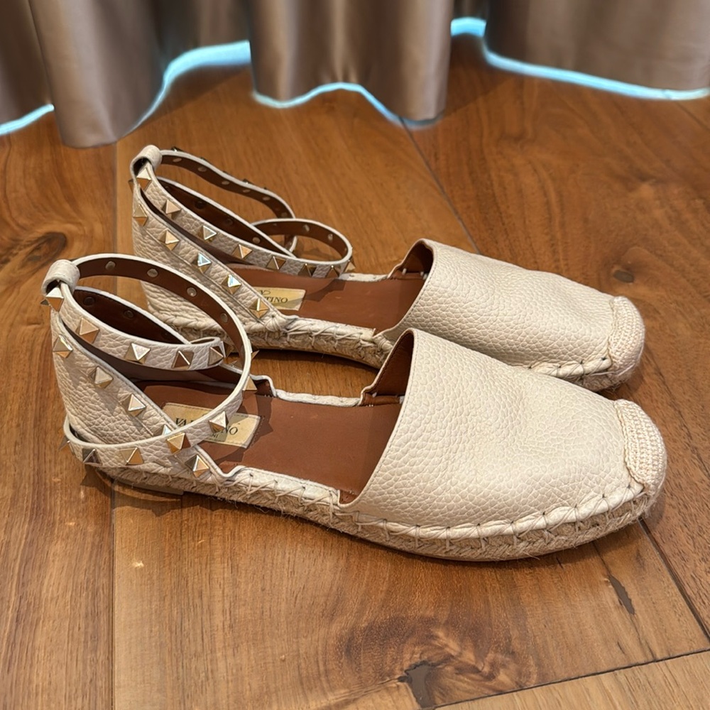 VALENTINO
Rockstud Leather Espadrilles Flat size 37